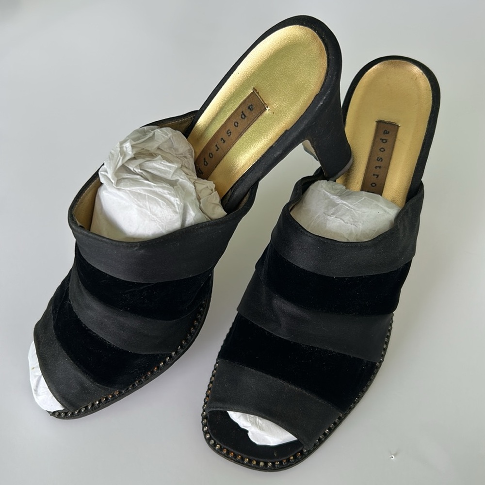 🎃 Vintage Apostrophe Black Velvety Accent Slip on Heeled Dress Shoes